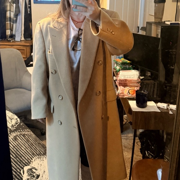 Burberry Camel Double-Breasted Trench Coat - Picture 7 of 10